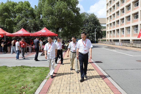 1694840368760668.jpg eq1a1266.jpg